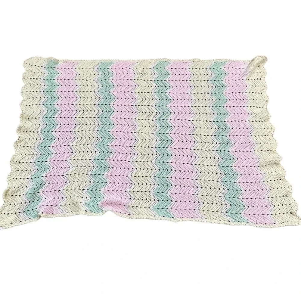 Beautiful Knit Patterned with Pink, Yellow & Mint with Silver Baby Blanket GUC
